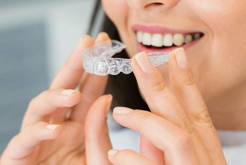 Invisible Braces: Perfect Teeth Straightener